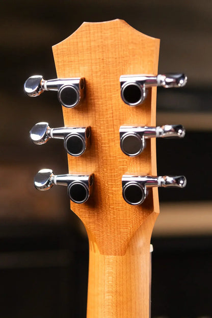 Taylor BT1e Left-Handed Baby Taylor Acoustic/Electric Guitar with Gig Bag