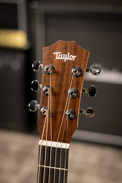 Taylor BT2 Baby Taylor Acoustic Guitar with Gig Bag