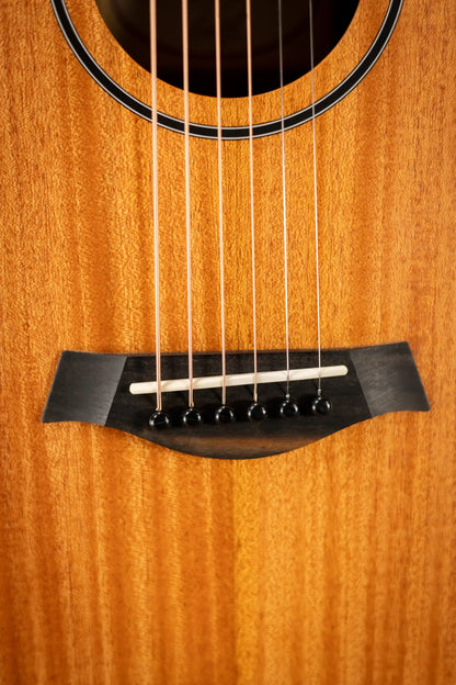 Taylor BT2 Baby Taylor Acoustic Guitar with Gig Bag