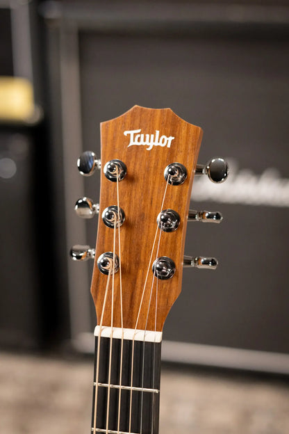 Taylor BT2 Baby Taylor Acoustic Guitar with Gig Bag