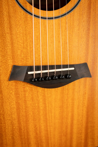 Taylor BT2 Baby Taylor Acoustic Guitar with Gig Bag