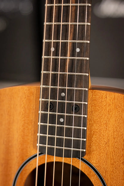 Taylor BT2 Baby Taylor Acoustic Guitar with Gig Bag