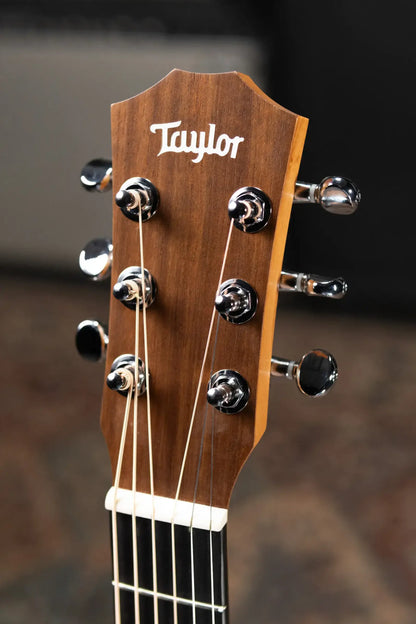 Taylor BT2 Baby Taylor Acoustic Guitar with Gig Bag