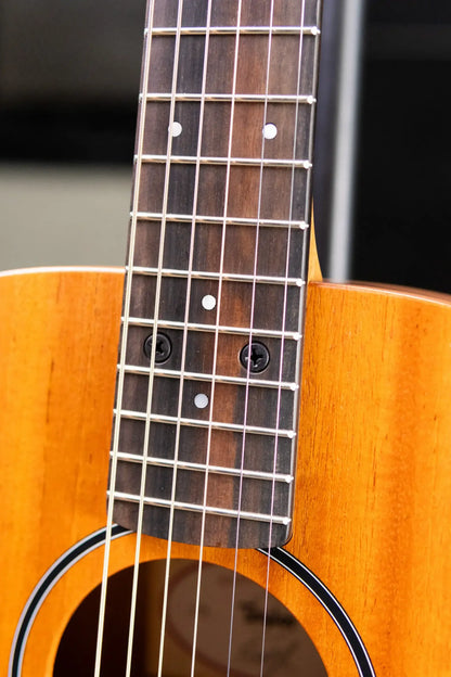 Taylor BT2 Baby Taylor Acoustic Guitar with Gig Bag