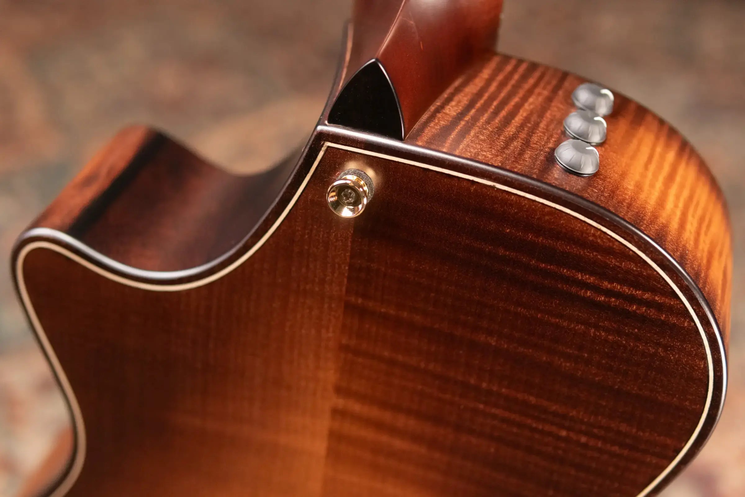 Taylor Builder's Edition 652ce 12-String Grand Concert Acoustic/Electric Guitar - Wild Honey Burst with Hardshell Case