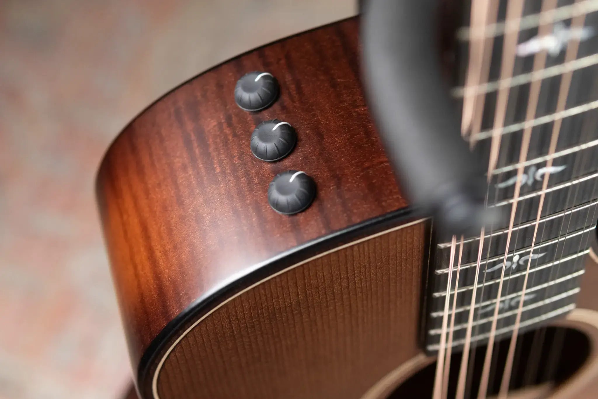 Taylor Builder's Edition 652ce 12-String Grand Concert Acoustic/Electric - Wild Honey Burst with Hardshell Case