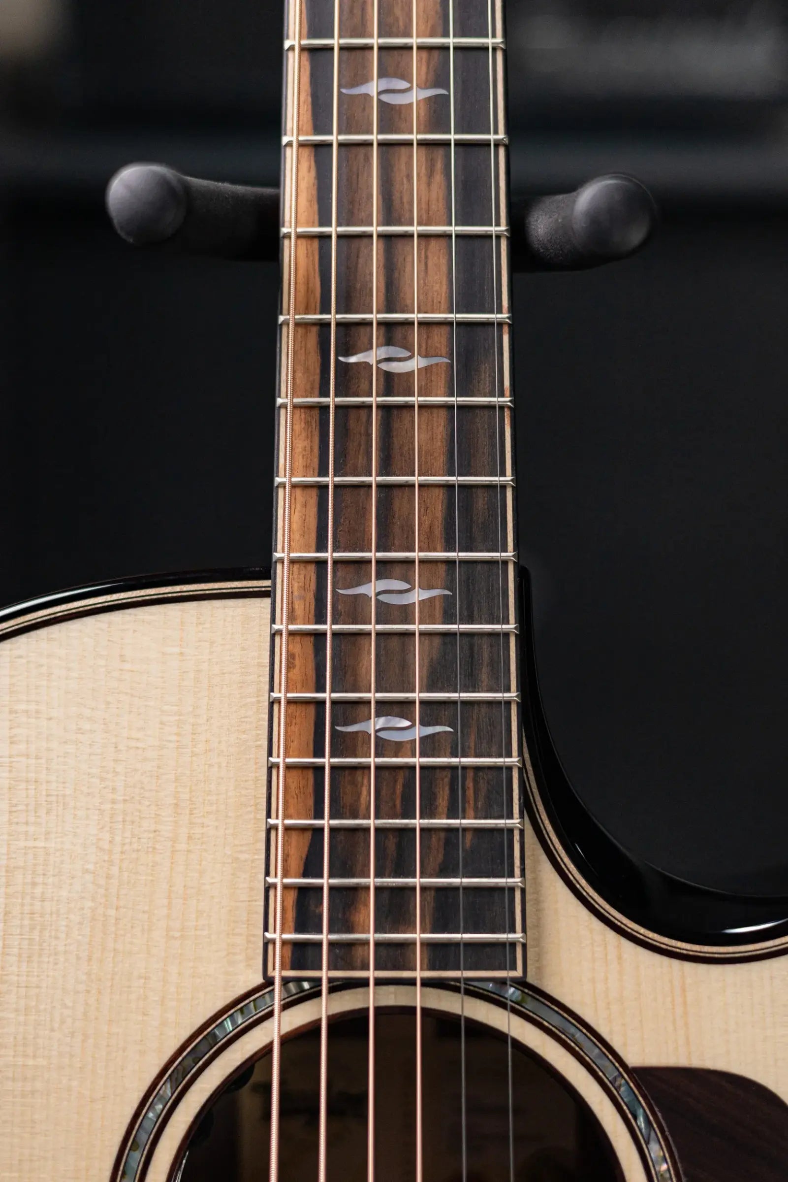 Taylor Builder's Edition 814ce Acoustic/Electric Guitar - Adirondack Spruce with Deluxe Hardshell Case