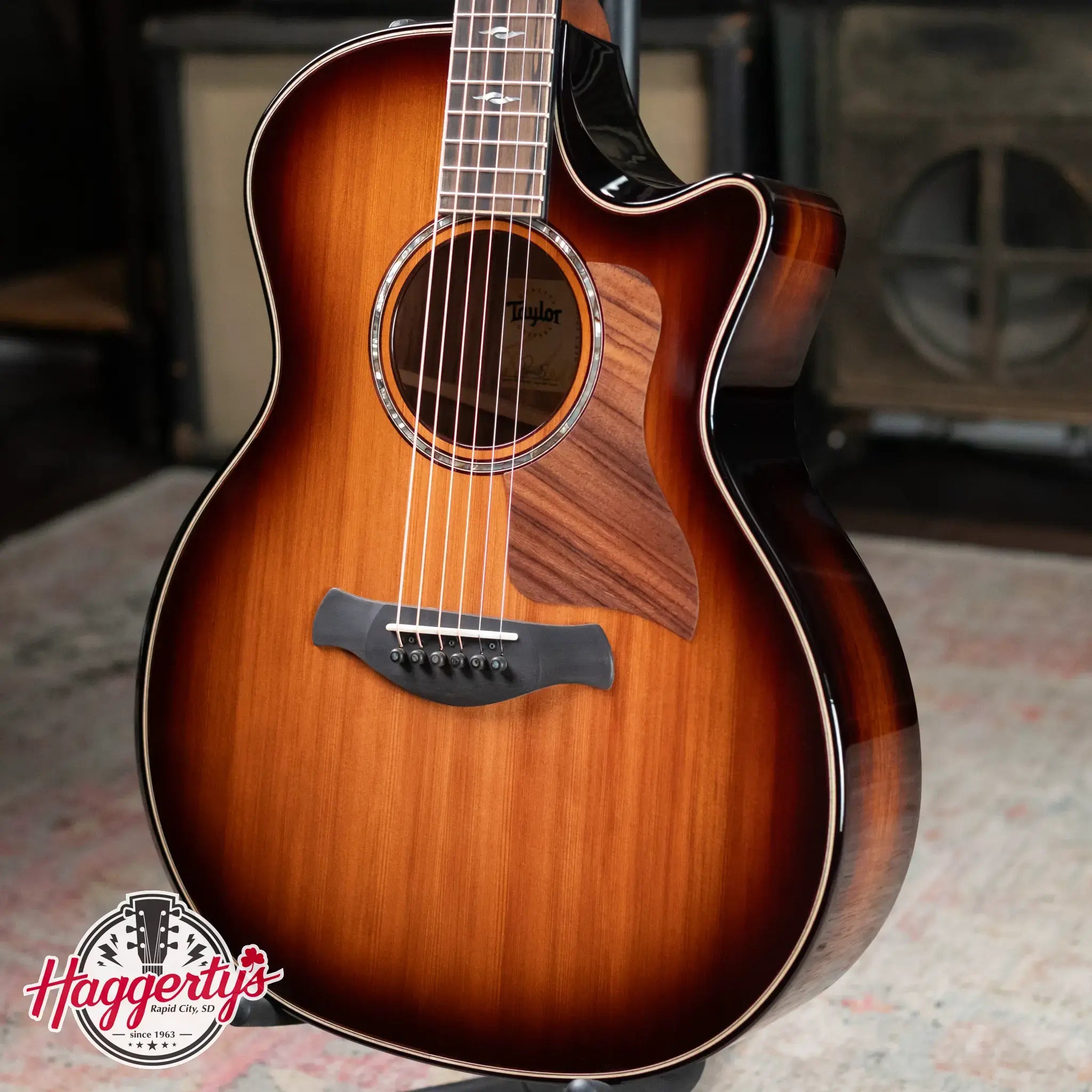 Taylor Builder's Edition 814ce Honduran Rosewood/Sinker Redwood Acoustic/Electric Guitar with Hardshell Case