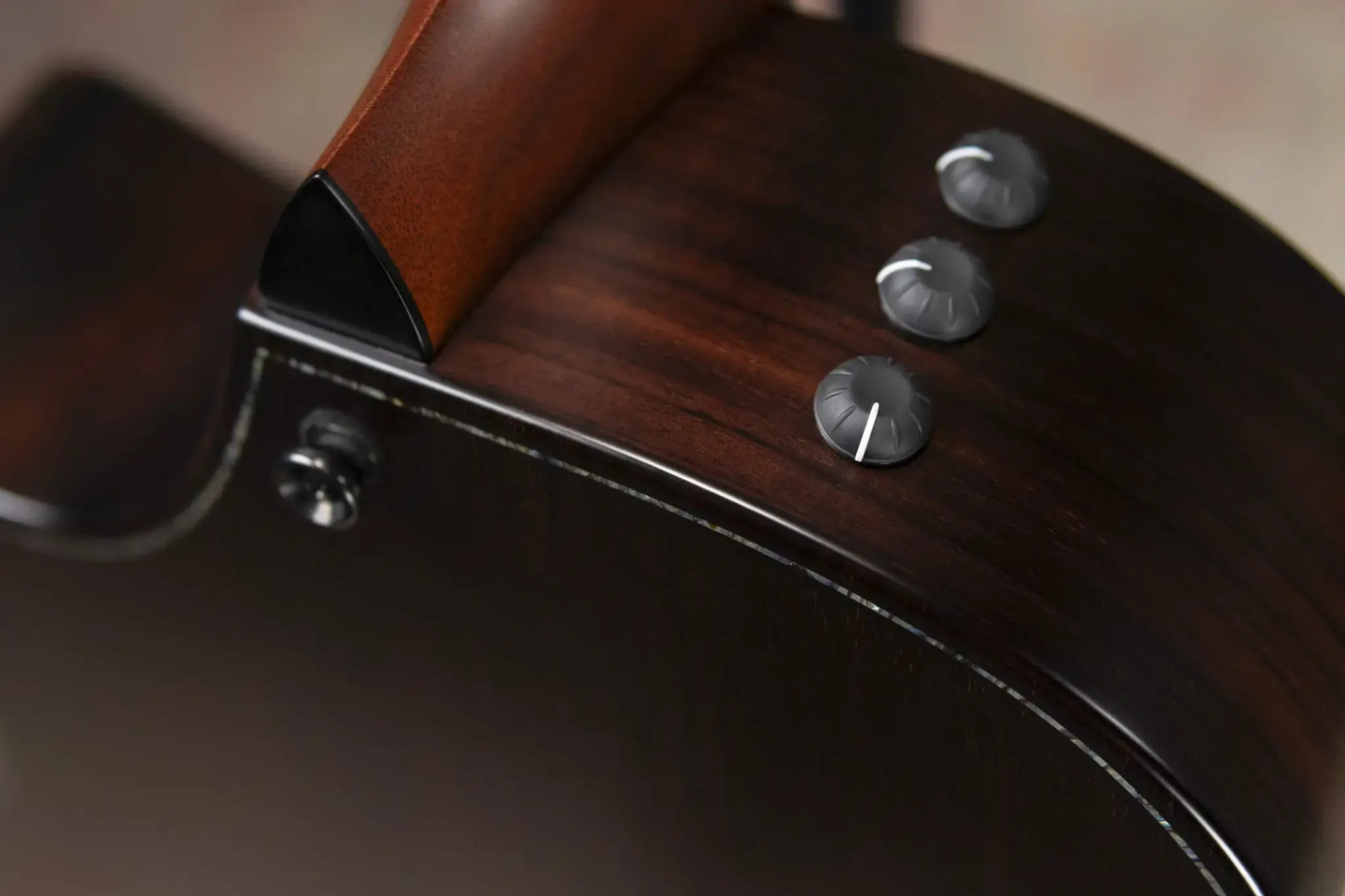 Taylor Builder's Edition 914ce Grand Auditorium Acoustic/Electric Guitar - Wild Honey Burst with Hardshell Case