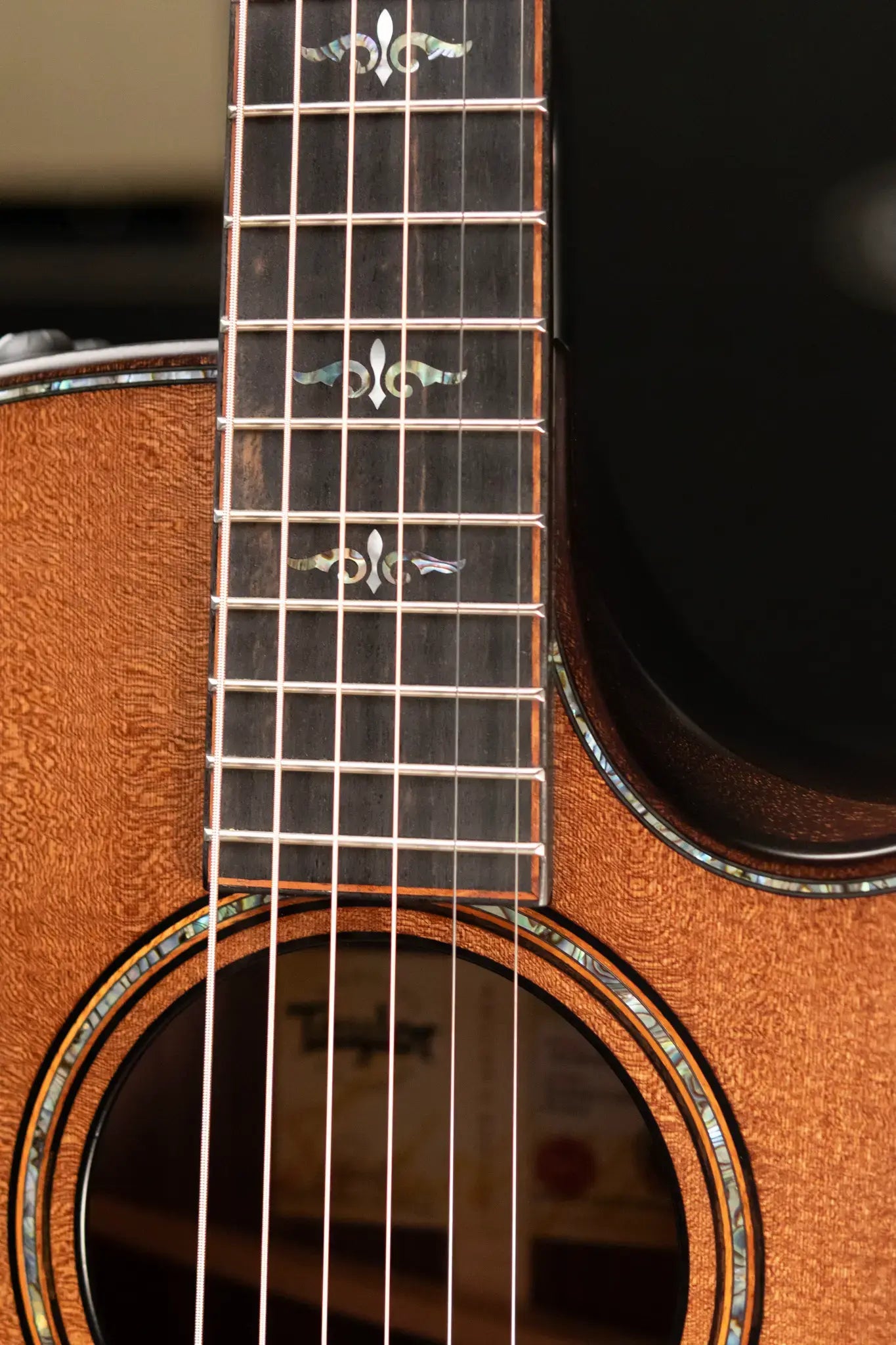Taylor Builder's Edition 914ce Grand Auditorium Acoustic/Electric Guitar - Wild Honey Burst with Hardshell Case - Floor Demo