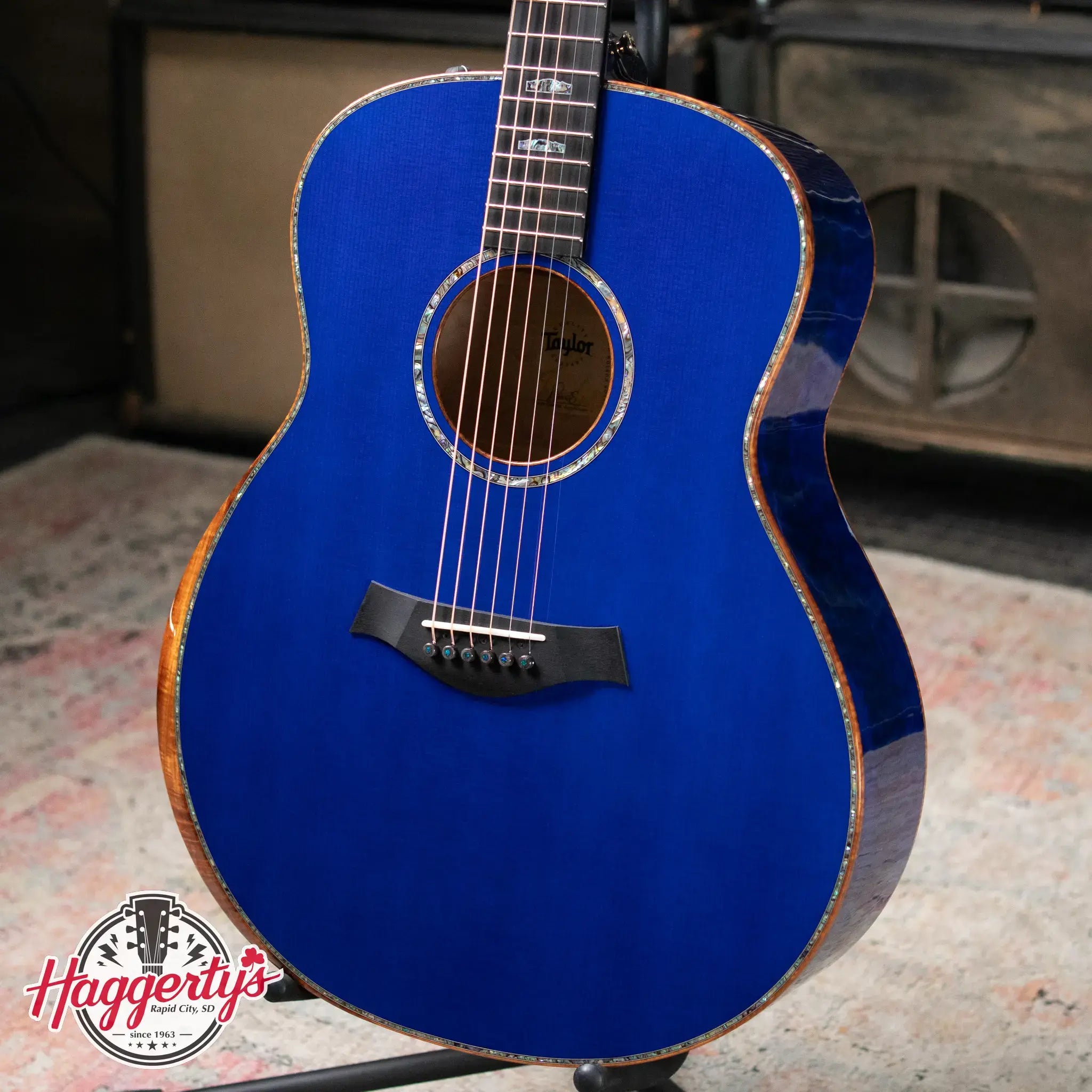 Taylor C18e Custom Grand Orchestra Quilted Maple Acoustic/Electric Guitar with Hardshell Case