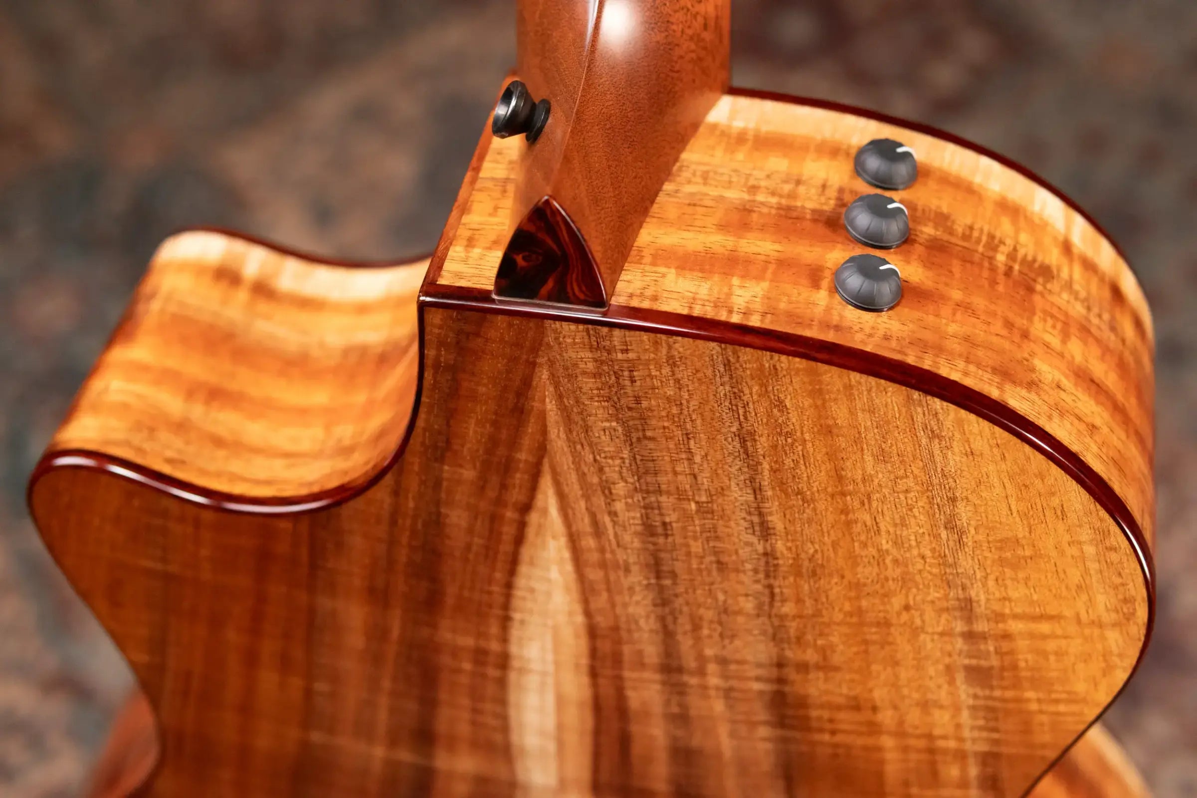 Taylor Custom Shop #12685 Grand Auditorium Acoustic/Electric Guitar with Hardshell Case