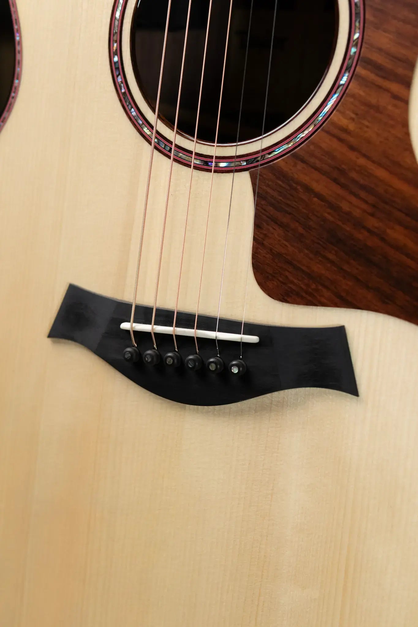 Taylor Custom Shop Grand Auditorium Rosewood/Adirondack Acoustic/Electric Guitar with L.R Baggs VTC pickup and Hardshell Case