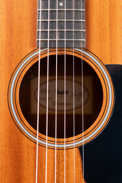 Taylor GS Mini-e Mahogany Acoustic-Electric Guitar w/ Structured Gig Bag