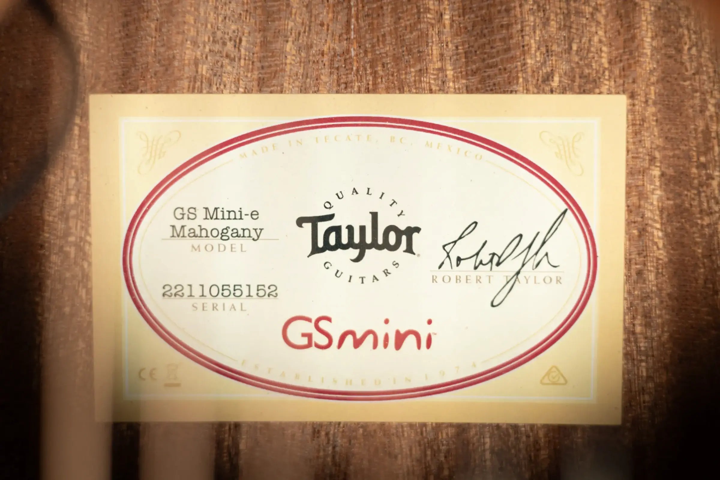 Taylor GS Mini-e Mahogany Acoustic-Electric Guitar with Gig Bag