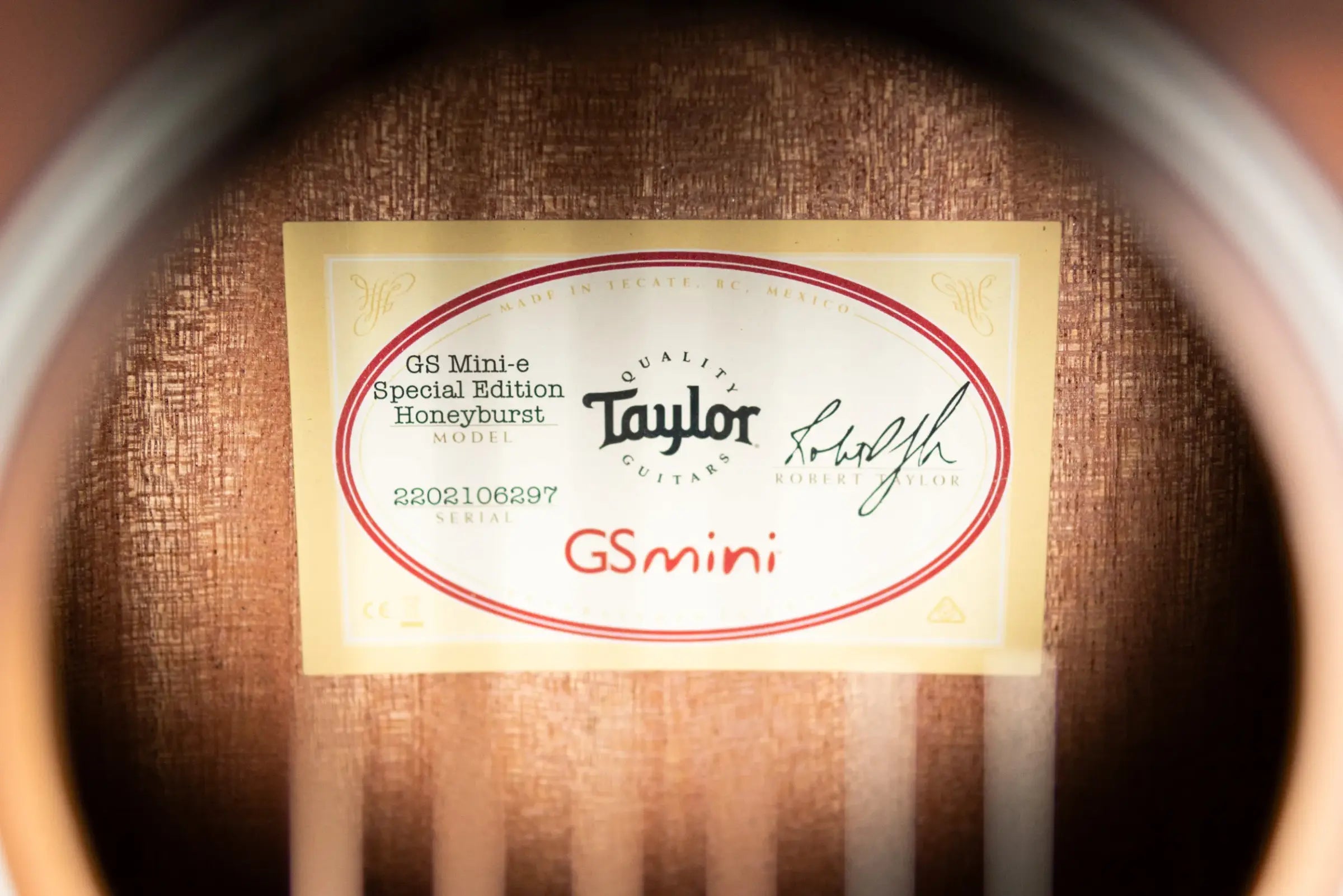 Taylor GS Mini-e Special Edition Acoustic/Electric Guitar - Honeyburst with GS Mini Bag