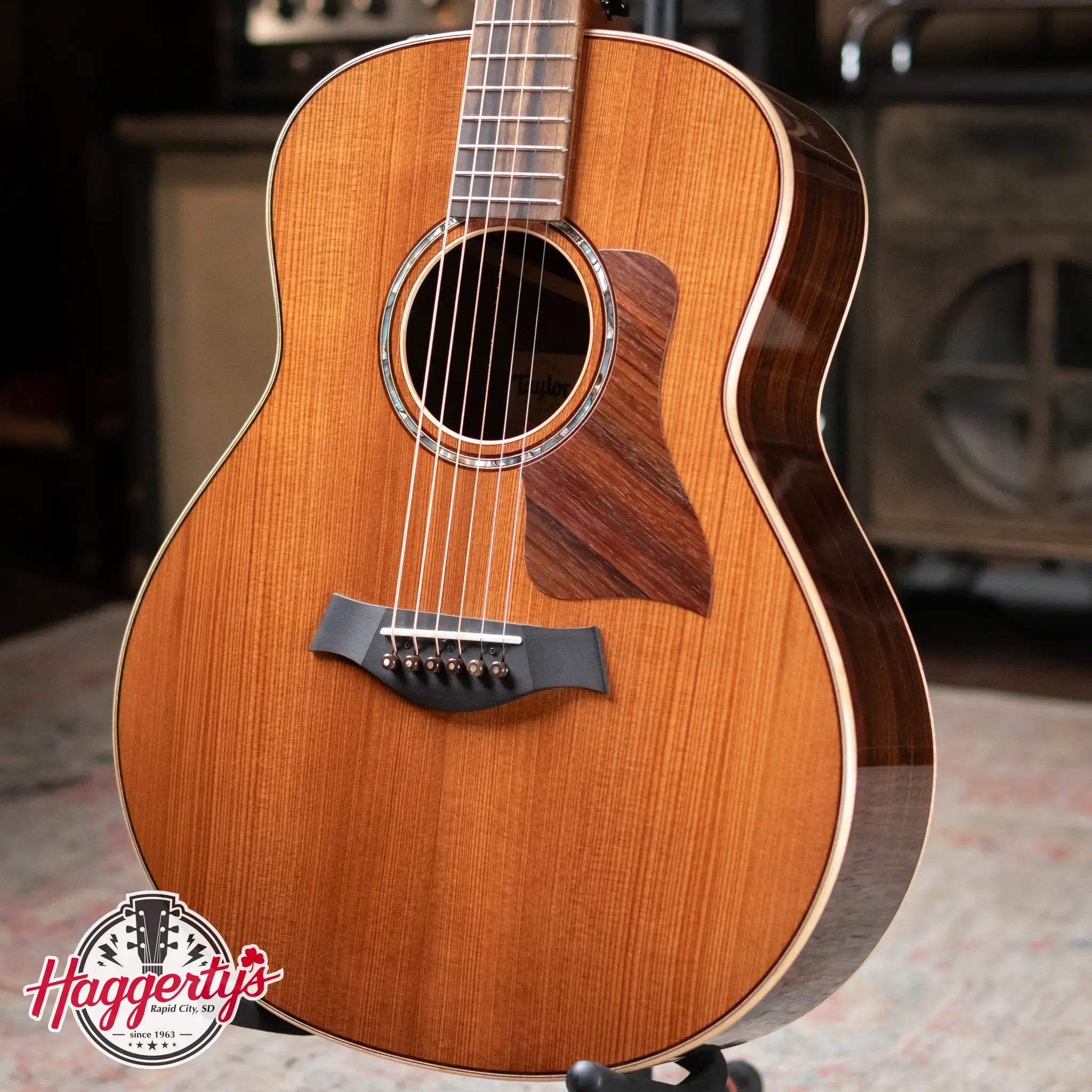 Taylor GT 811e LTD Grand Theater Acoustic/Electric with Aerocase