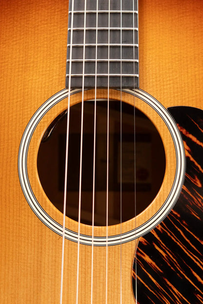 Taylor Gold Label 514e SB Super Auditorium Acoustic/Electric Guitar - Sunburst with Firestripe Pickguard and Hardshell Case