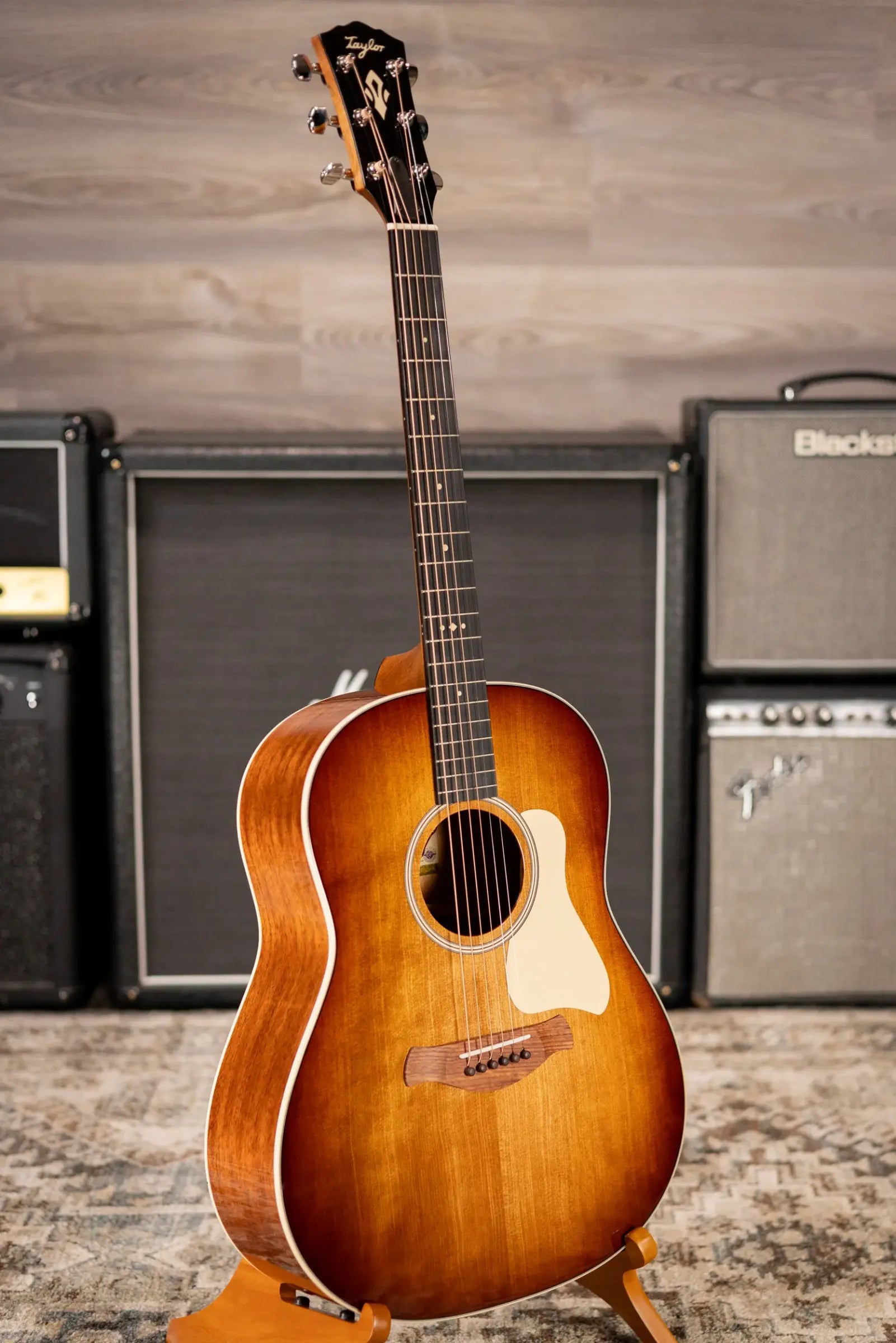 Taylor Gold Label 517e SB Grand Pacific Acoustic/Electric Guitar - Sunburst with Cream Pickguard and Hardshell Case