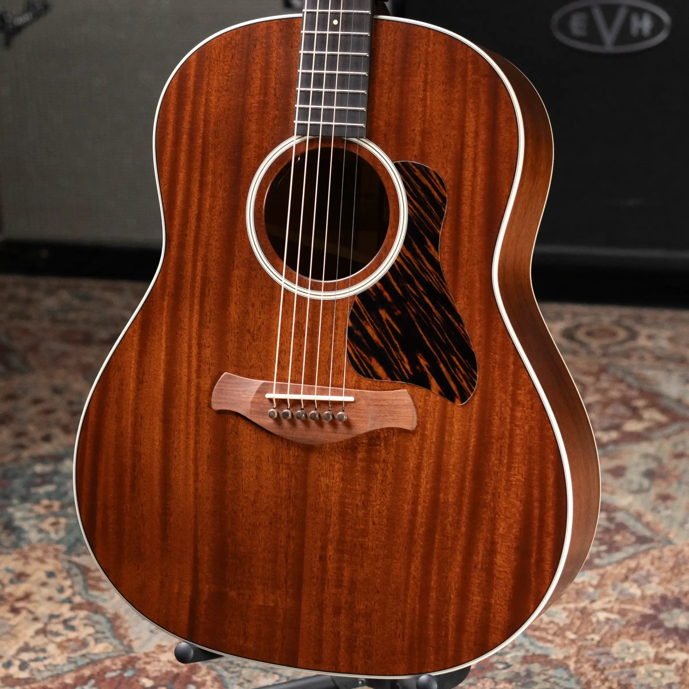 Taylor Gold Label 527e Grand Pacific Acoustic/Electric Guitar - All Mahogany with Hardshell Case