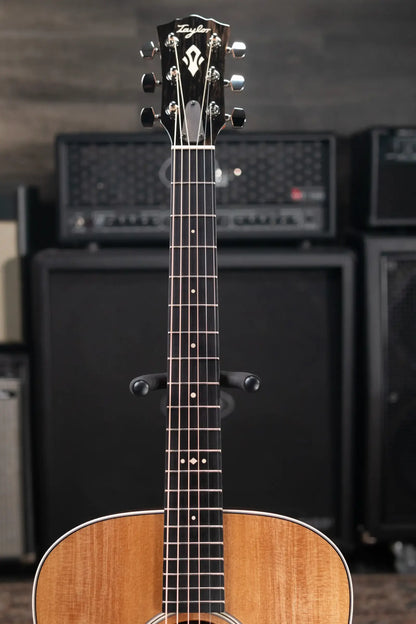 Taylor Gold Label 710e Dreadnought Acoustic/Electric Guitar with Hardshell Case