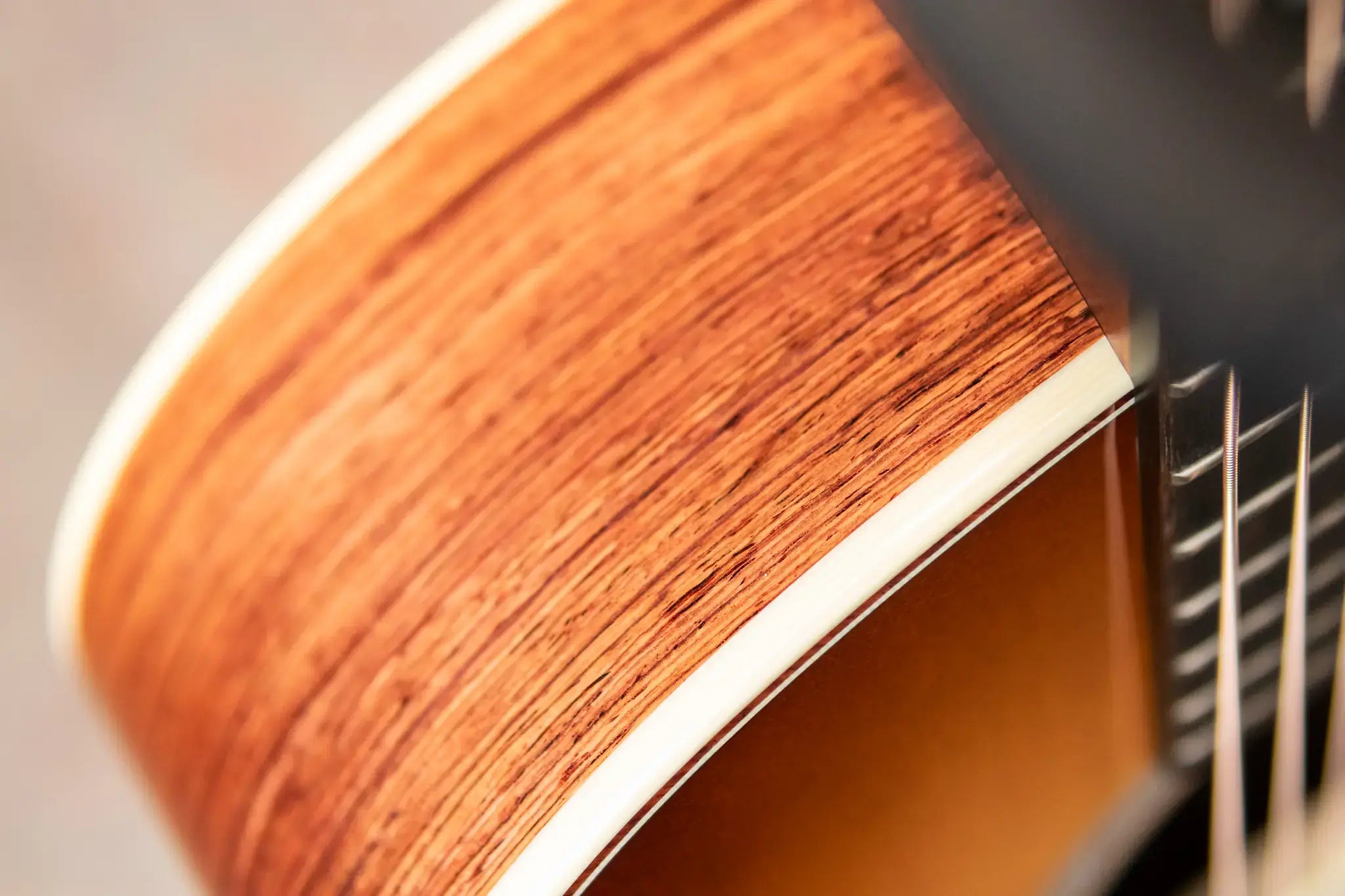 Taylor Gold Label 814e Honduran Rosewood Super Auditorium Acoustic/Electric Guitar - Burst Top with Hardshell Case