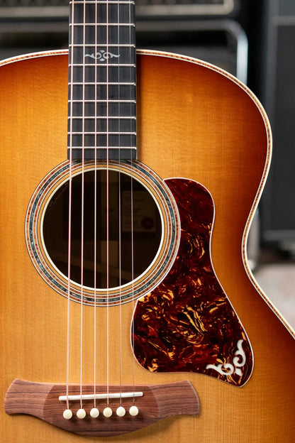 Taylor Gold Label 814e SB Super Auditorium Honduran Rosewood Acoustic/Electric Guitar - Burst Top with Hardshell Case