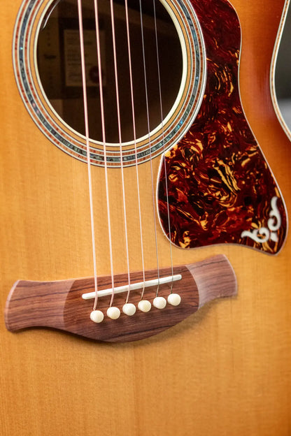 Taylor Gold Label 814e SB Super Auditorium Honduran Rosewood Acoustic/Electric Guitar - Burst Top with Hardshell Case