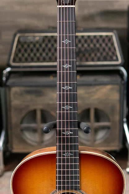 Taylor Gold Label 814e SB Super Auditorium Honduran Rosewood Acoustic/Electric Guitar - Burst Top with Hardshell Case