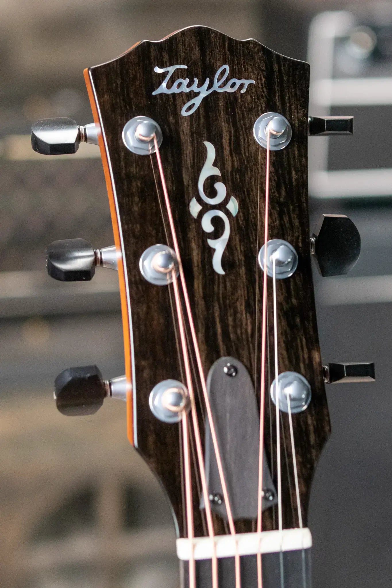 Taylor Gold Label 814e SB Super Auditorium Honduran Rosewood Acoustic/Electric Guitar - Burst Top with Hardshell Case