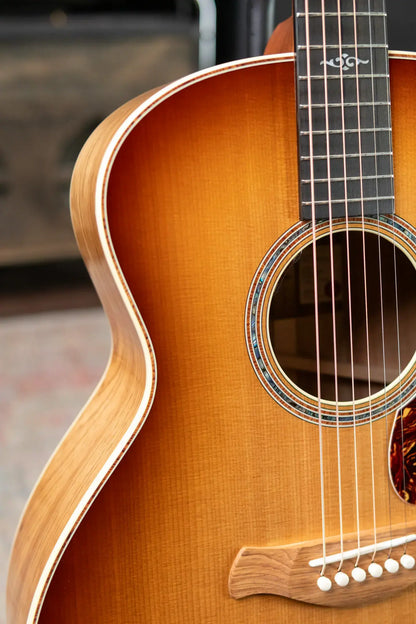 Taylor Gold Label 814e SB Honduran Rosewood Super Auditorium Acoustic/Electric Guitar - Burst Top with Hardshell Case