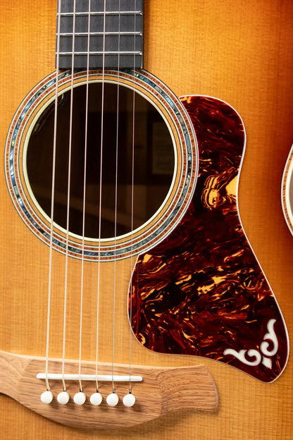 Taylor Gold Label 814e SB Honduran Rosewood Super Auditorium Acoustic/Electric Guitar - Burst Top with Hardshell Case