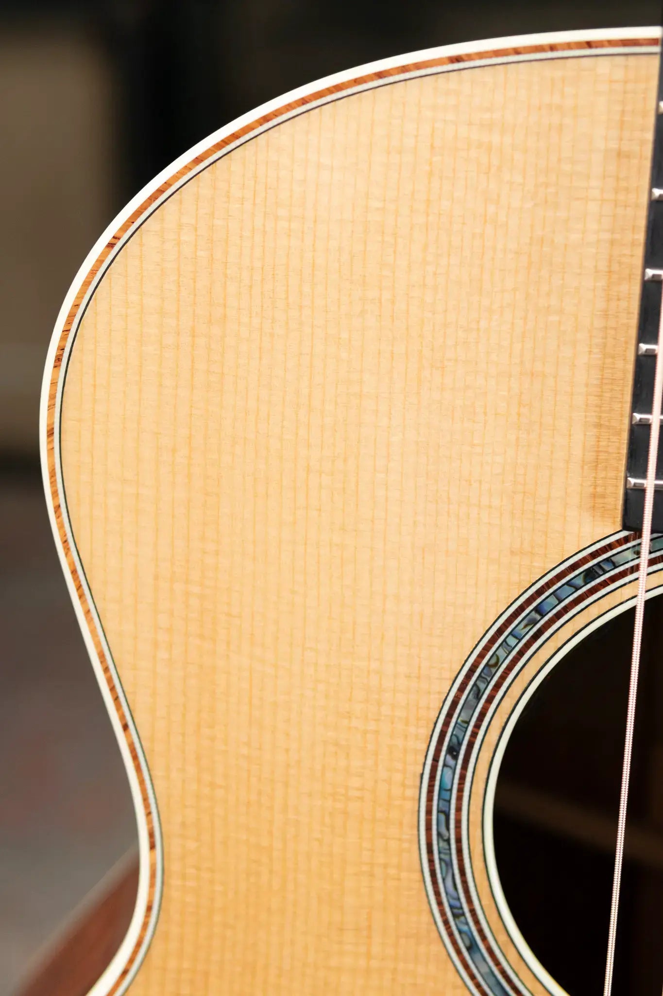 Taylor Gold Label 814e Super Grand Auditorium Honduran Rosewood Acoustic/Electric Guitar - Natural Top with Hardshell Case - Factory Demo