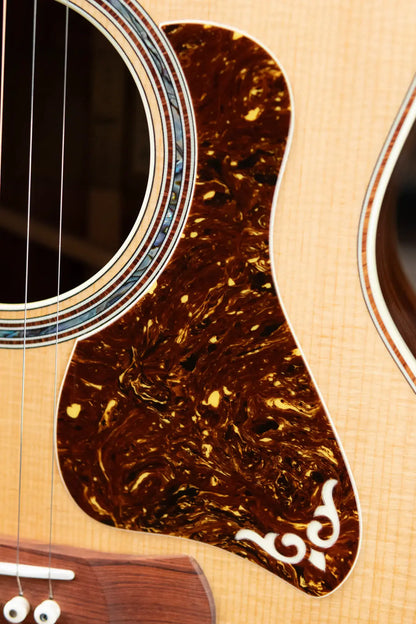 Taylor Gold Label 814e Super Grand Auditorium Honduran Rosewood Acoustic/Electric Guitar - Natural Top with Hardshell Case - Factory Demo