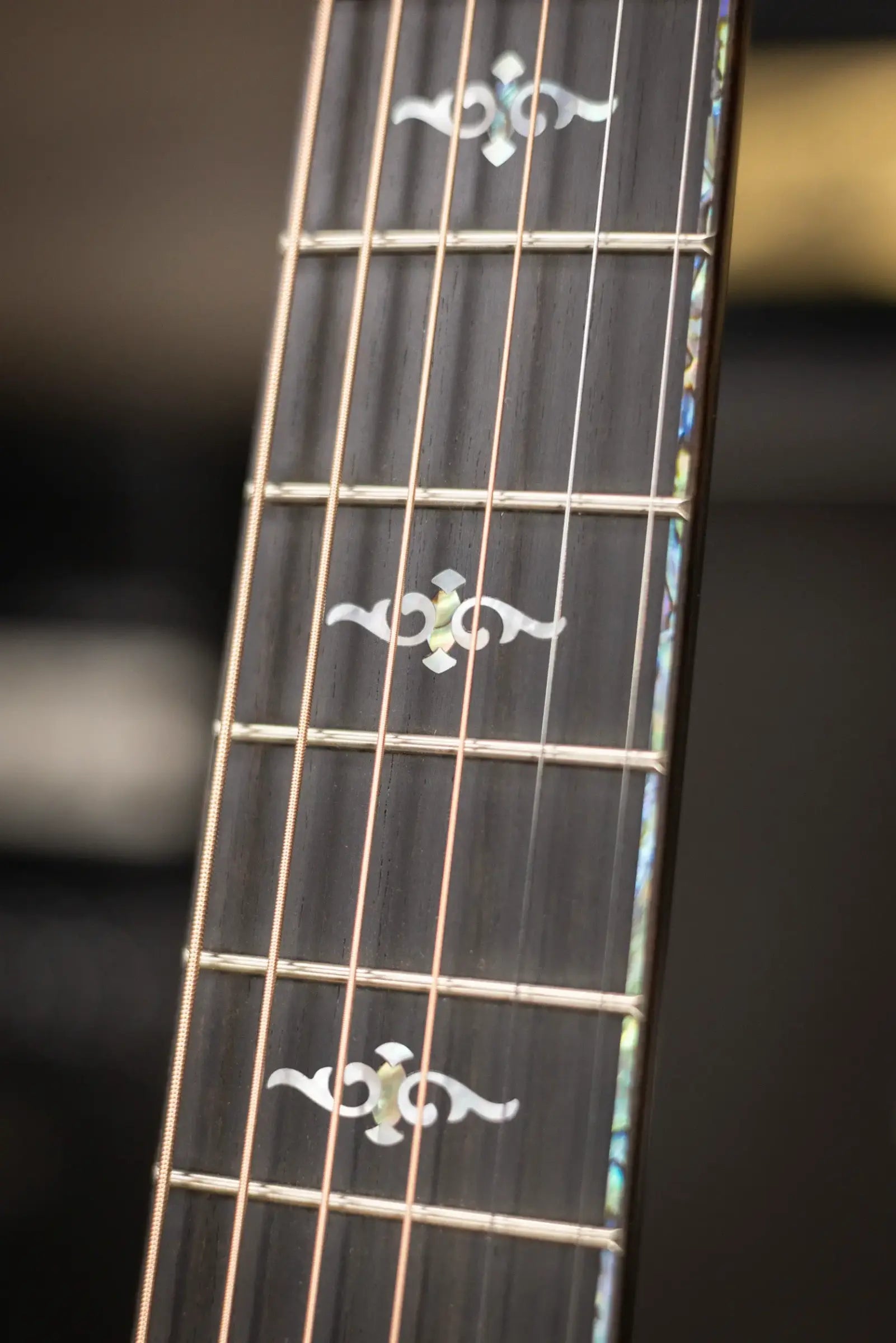Taylor Gold Label 914e Super Auditorium Acoustic/Electric Guitar with Hardshell Case