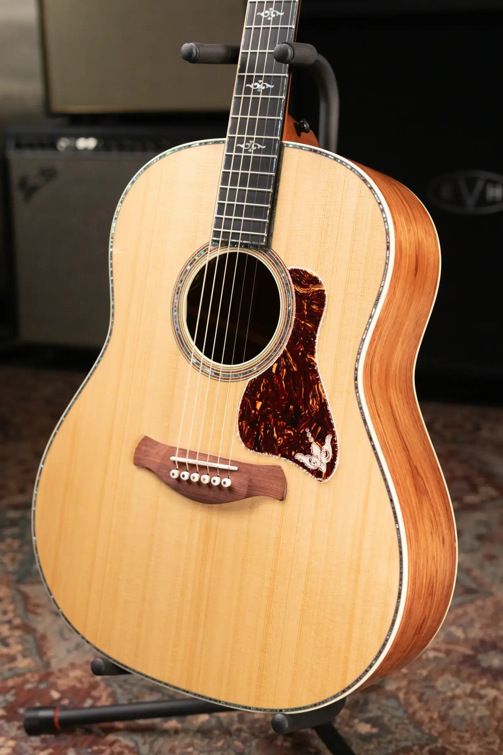 Taylor Gold Label 917e Grand Pacific Acoustic/Electric Guitar - Natural with Hardshell Case