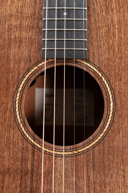 Taylor Jacob Collier Academy 22e 5-String Grand Concert Acoustic/Electric Guitar with Gig Bag