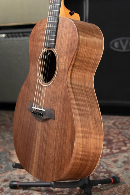 Taylor Jacob Collier Academy 22e 5-String Grand Concert Acoustic/Electric Guitar with Gig Bag