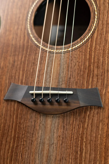 Taylor Jacob Collier Academy 22e 5-String Grand Concert Acoustic/Electric Guitar with Gig Bag
