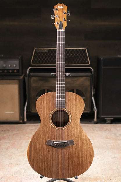 Taylor Jacob Collier Signature Academy 22e 5-String Acoustic/Electric Guitar with Gig Bag