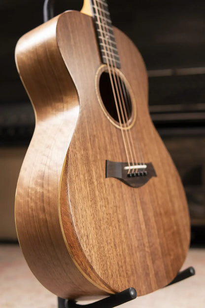 Taylor Jacob Collier Signature Academy 22e 5-String Acoustic/Electric Guitar with Gig Bag