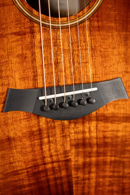 Taylor K21e Grand Theater Acoustic/Electric Guitar with AeroCase