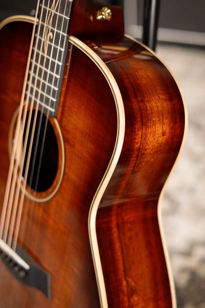 Taylor K21e Grand Theater Acoustic/Electric Guitar with AeroCase