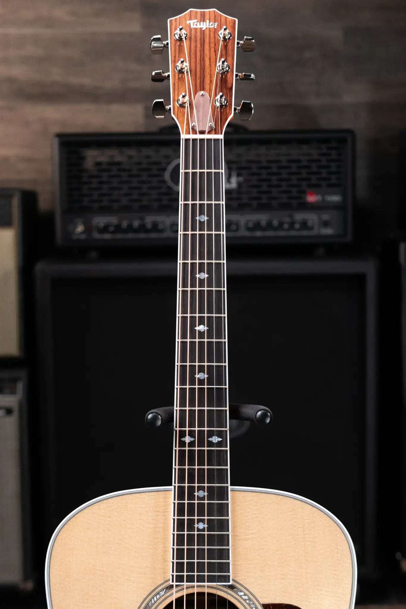 Taylor Legacy 810e Dreadnought Acoustic/Electric Guitar with Hardshell Case