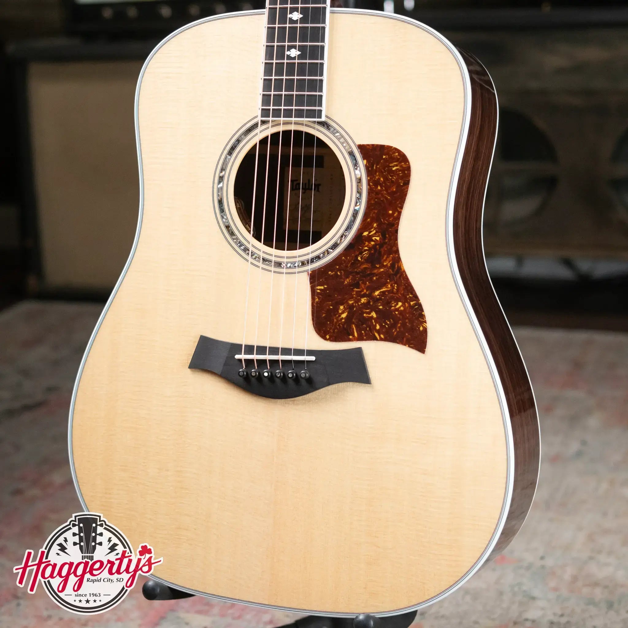Taylor Legacy 810e Dreadnought Acoustic/Electric with Hardshell Case