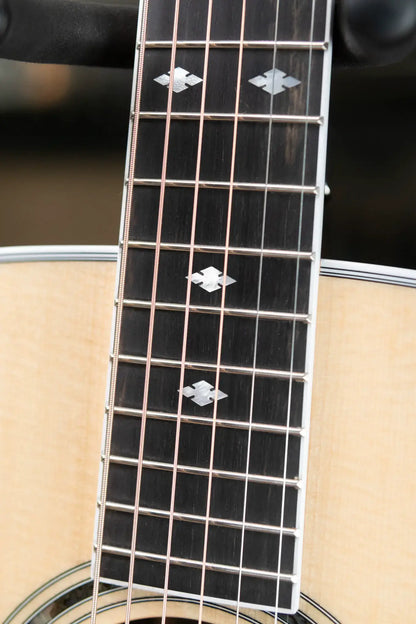 Taylor Legacy 810e Dreadnought Acoustic/Electric with Hardshell Case
