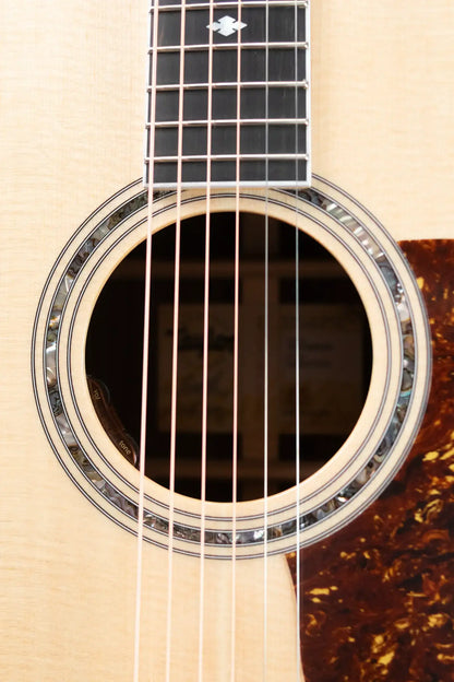 Taylor Legacy 810e Dreadnought Acoustic/Electric with Hardshell Case