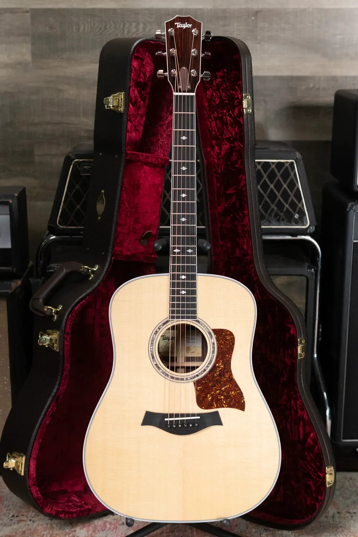 Taylor Legacy 810e Dreadnought Acoustic/Electric with Hardshell Case