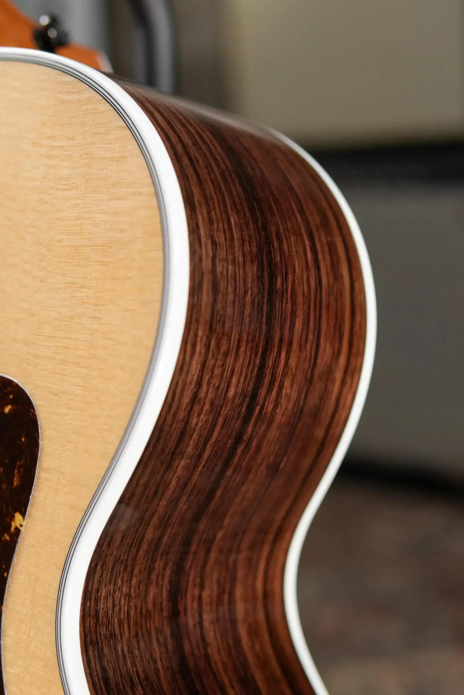 Taylor Legacy 815e Deep Body Jumbo Acoustic/Electric Guitar - Natural with Hardshell Case
