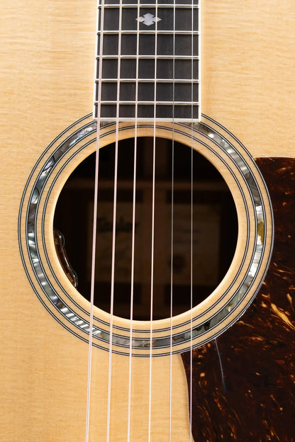 Taylor Legacy 815e Deep Body Jumbo Acoustic/Electric Guitar - Natural with Hardshell Case